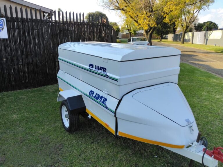 White Glider luggage trailer with front storage nose section
