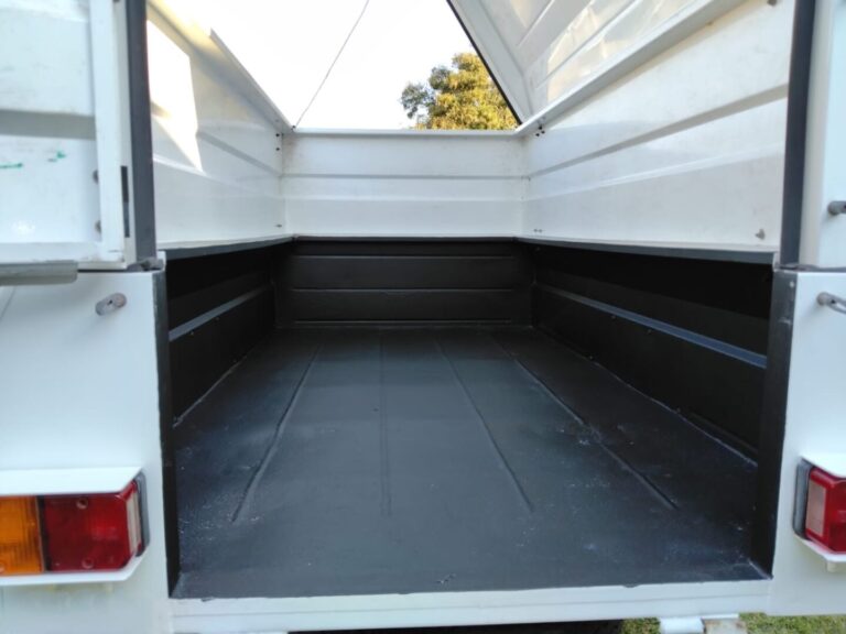 White Glider luggage trailer exterior view